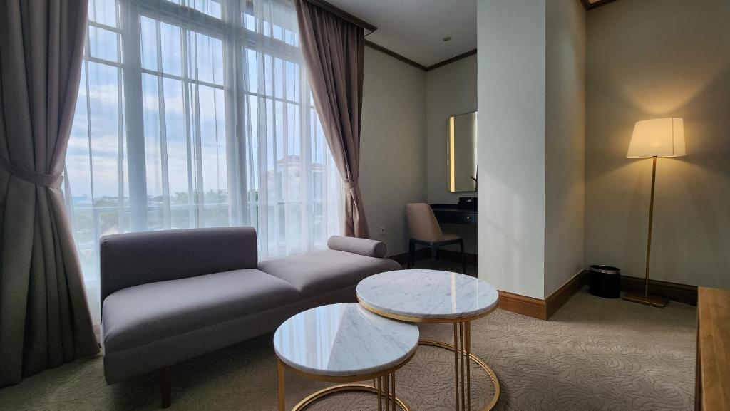 Posezení v ubytování Hotel Dafam Semarang