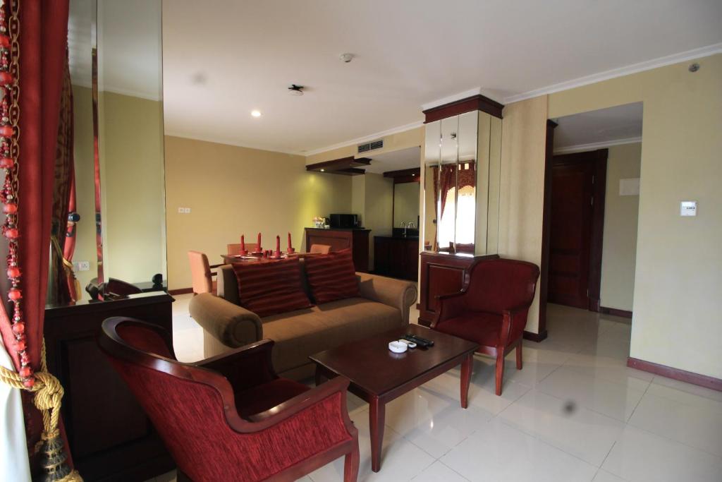 Posezení v ubytování Hotel Dafam Semarang
