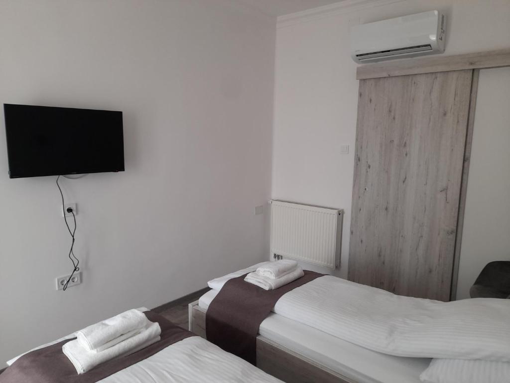 Orion Panzió - Twin Room