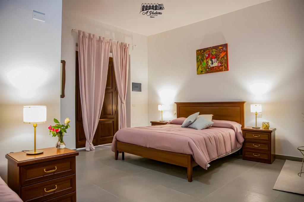 Ένα ή περισσότερα κρεβάτια σε δωμάτιο στο 'A Vadera