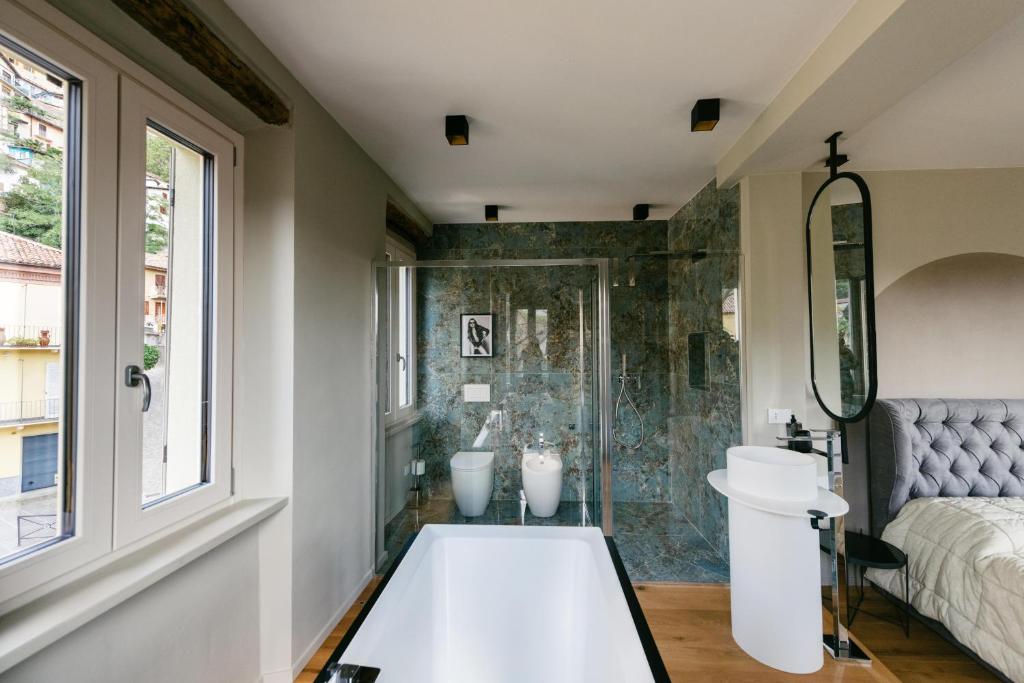 Koupelna v ubytování San Tommaso Suites