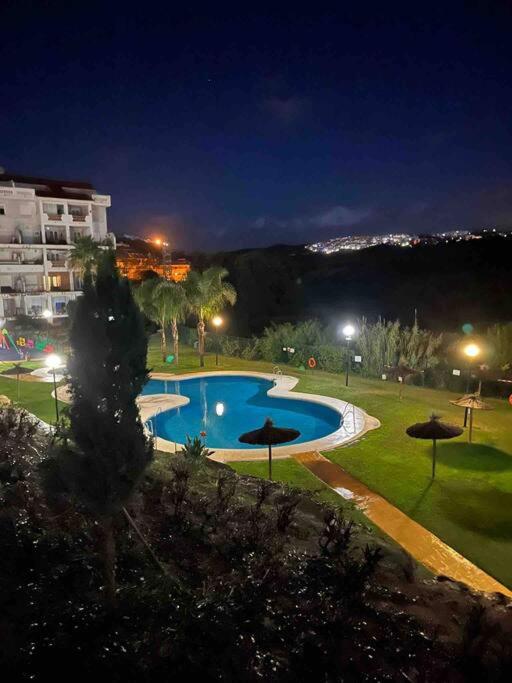 Bazén v ubytovaní Ideal Apartamento Manilva Playa alebo v jeho blízkosti