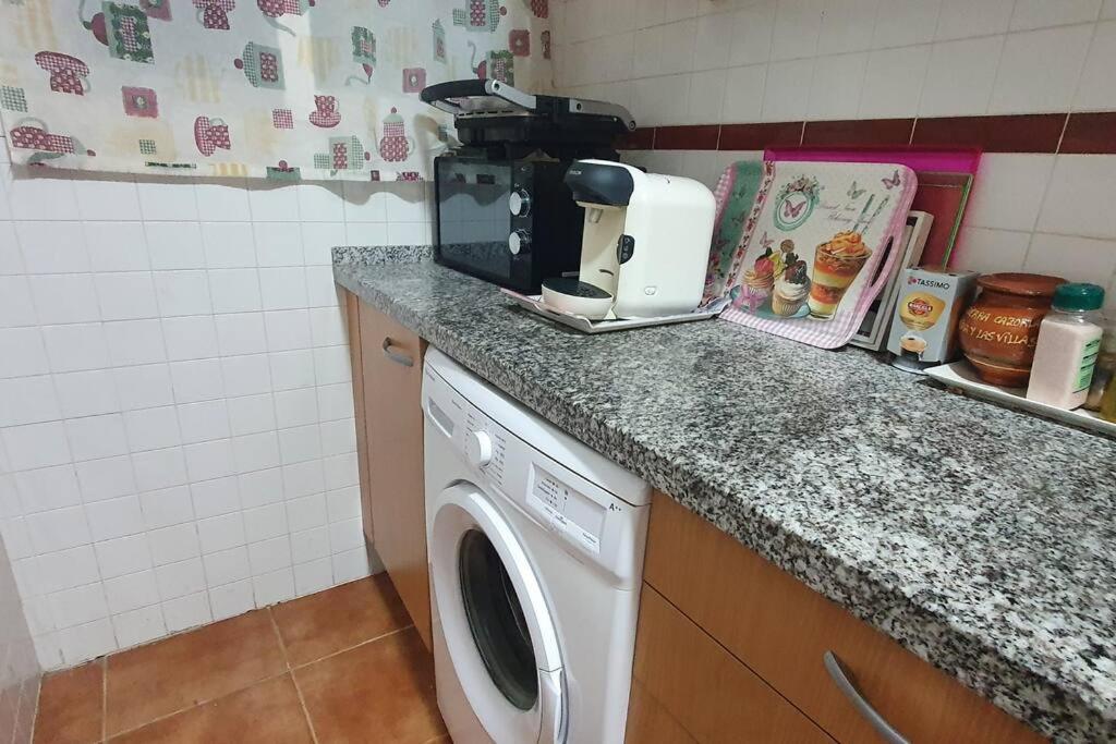 Kuchyňa alebo kuchynka v ubytovaní Ideal Apartamento Manilva Playa