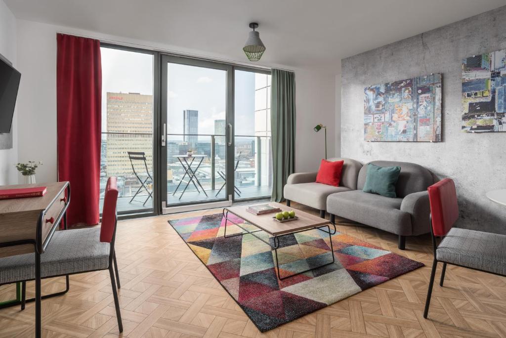 Posezení v ubytování Church Street by Supercity Aparthotels
