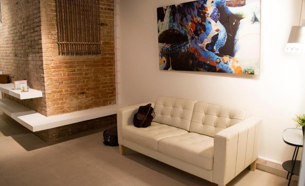 Happy People Gaudi Sant Pau Apartments - 