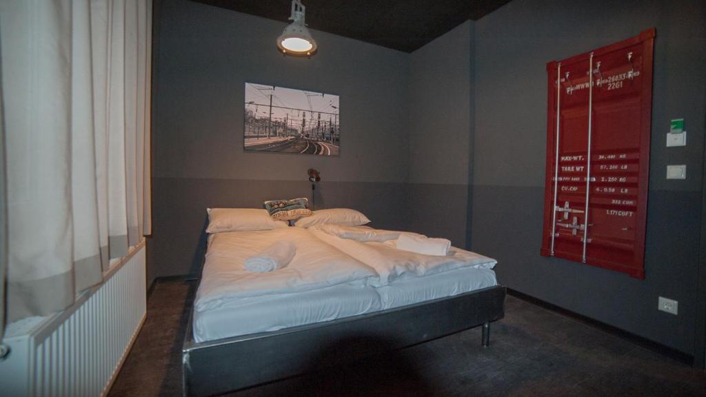 Hostel am Bahnhof - Family Room With Private Bathroom