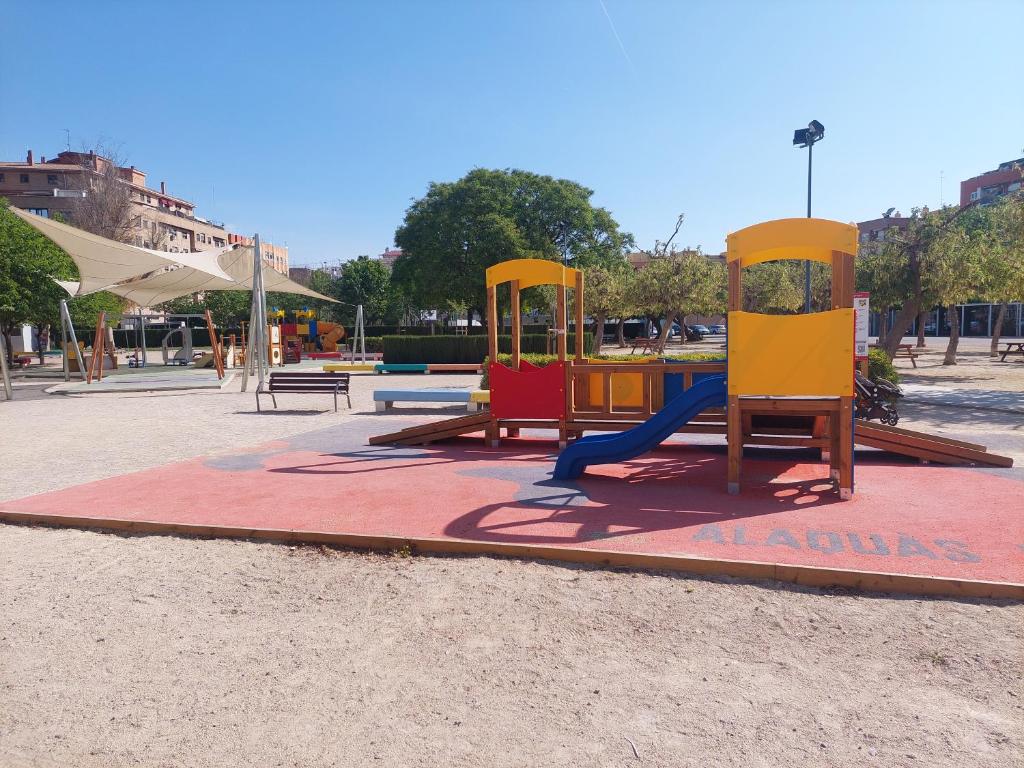 Family apartment Andrea, Alaquas – Updated 2023 Prices