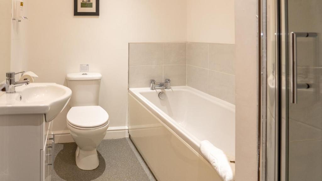 Ein Badezimmer in der Unterkunft Tewitfield Marina