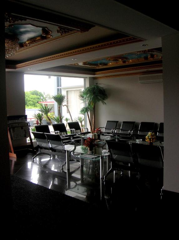 Ruang duduk di Wirton Hotel
