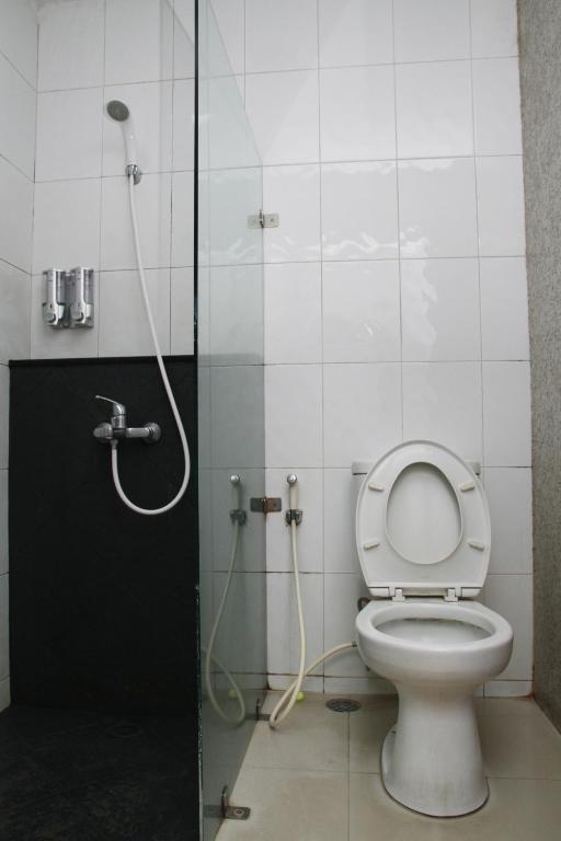 Bilik mandi di Wirton Hotel