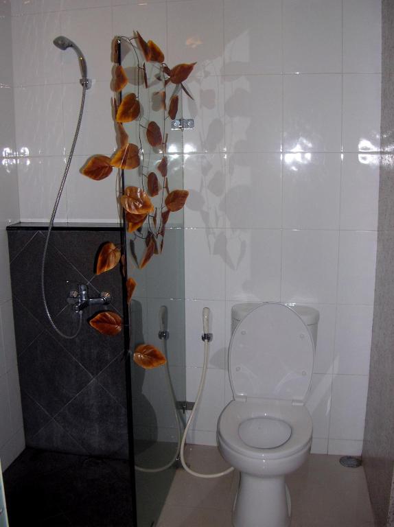 Bilik mandi di Wirton Hotel