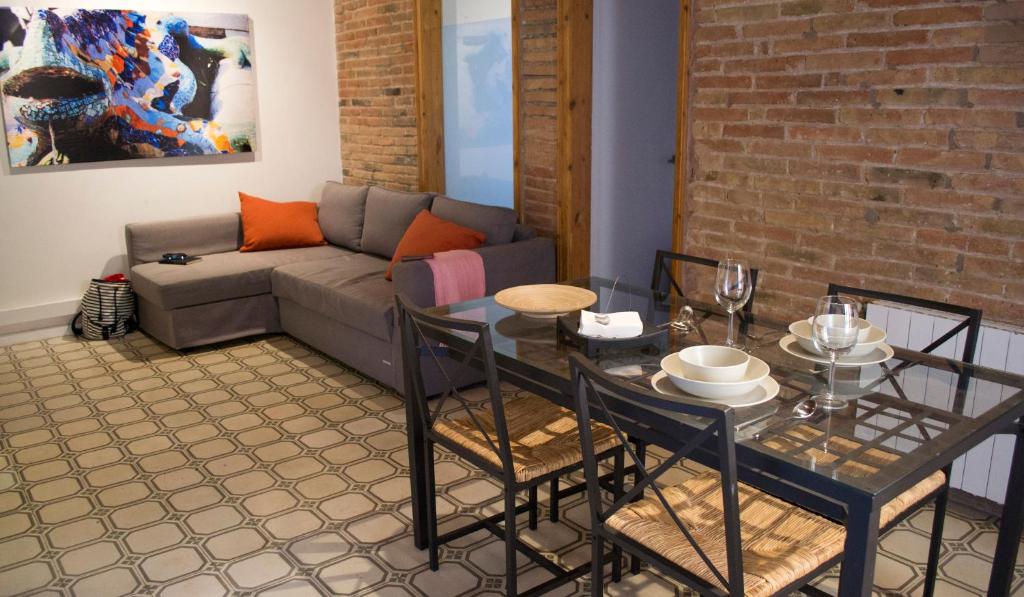 Happy People Gaudi Sant Pau Apartments - 
