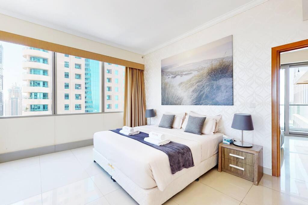 Luxury 2BR Apartment with Amazing View in Ocean Heights