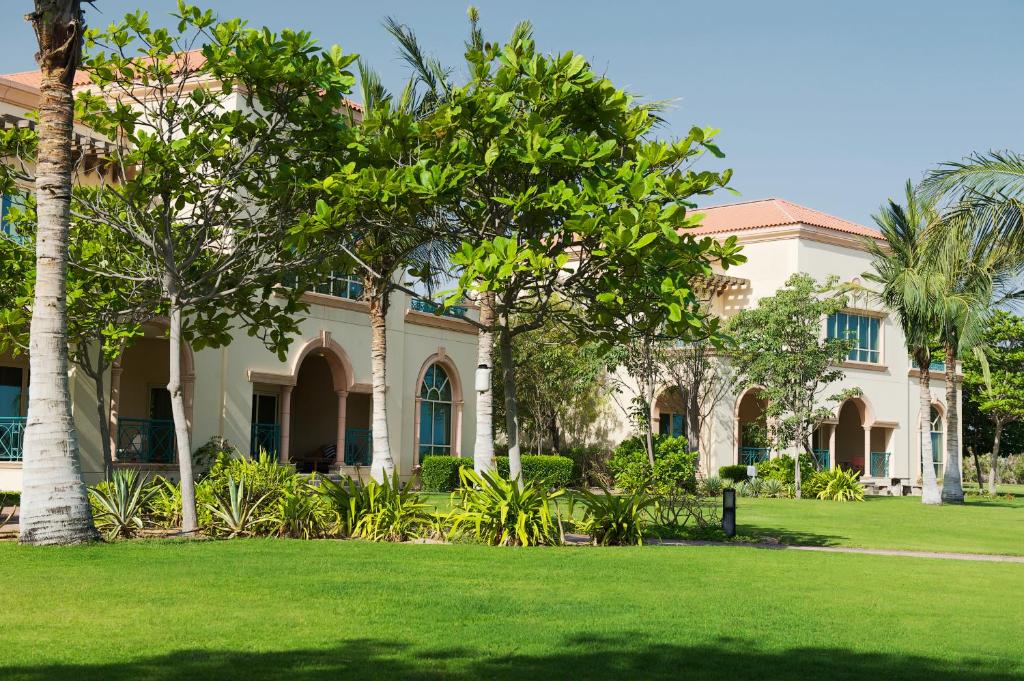 Zahrada ubytování Al Raha Beach Resort & Spa