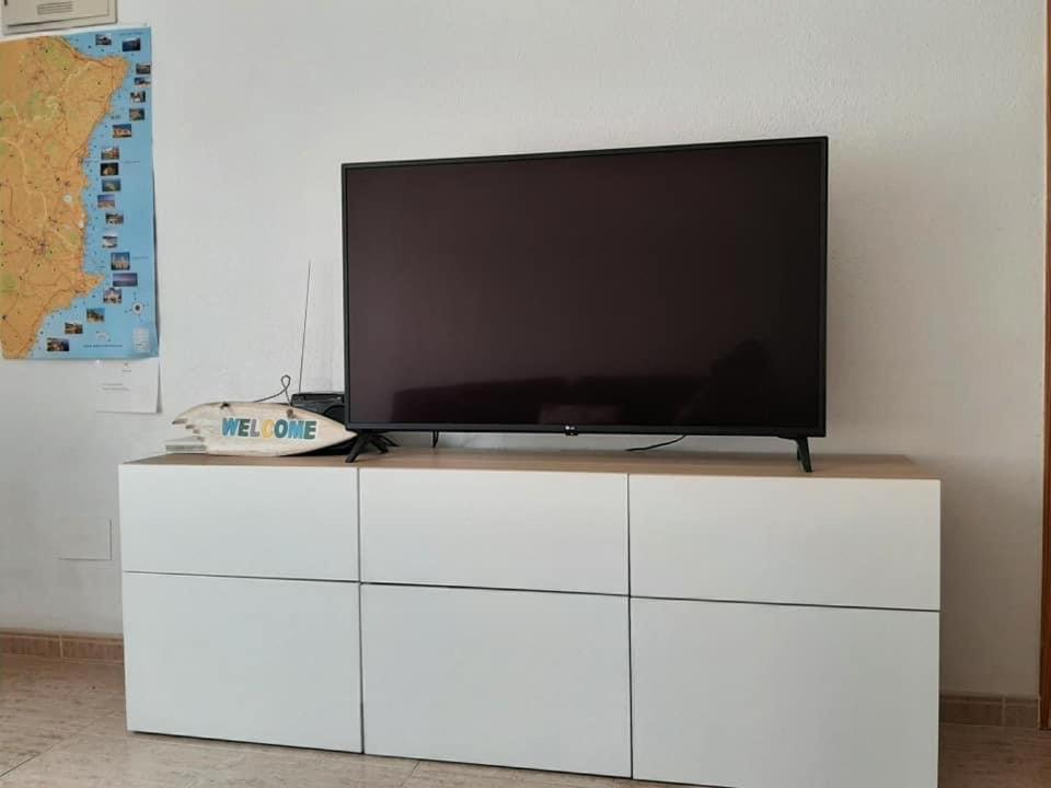 TV a/nebo společenská místnost v ubytování Vistamar II