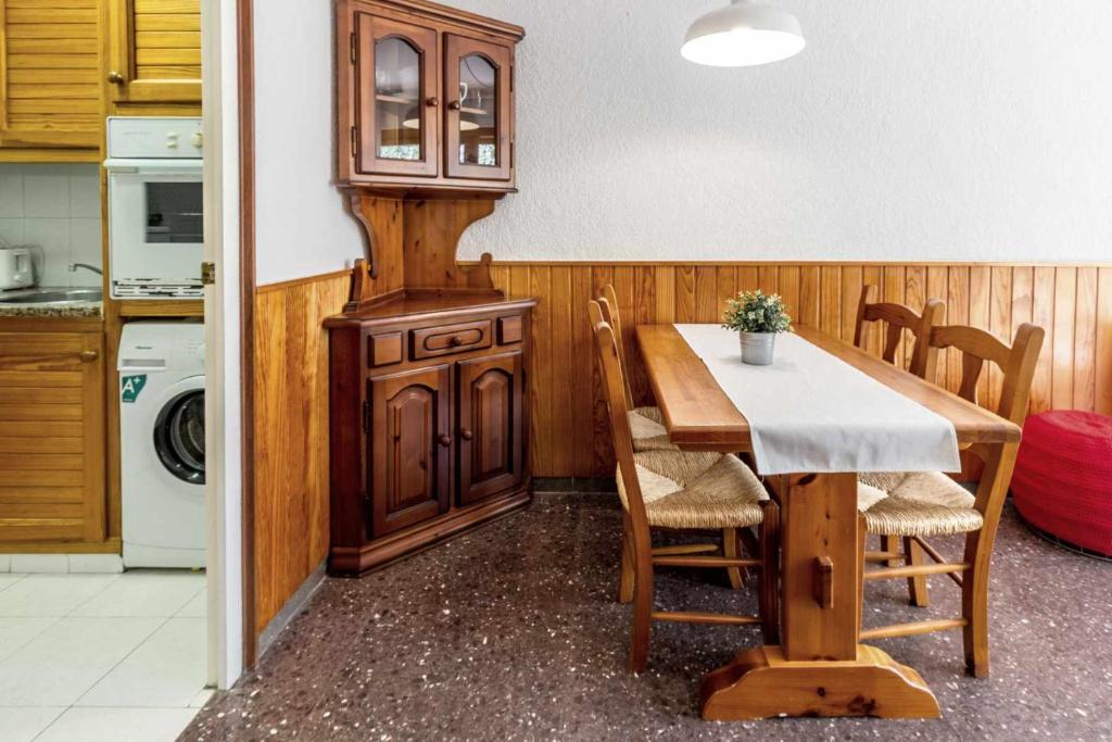 Kuchyňa alebo kuchynka v ubytovaní Polcent 5 Pequeño apartamento cercano a la playa