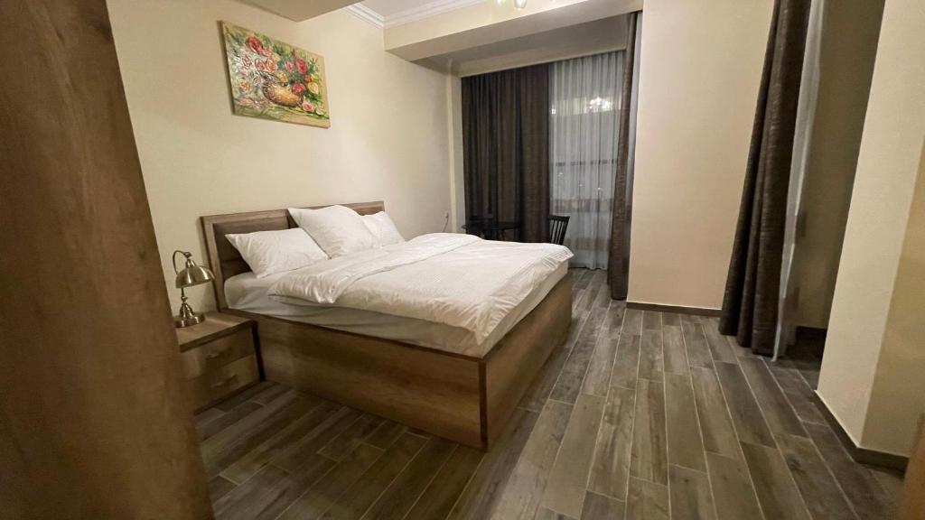 Altunyan Hotel - Habitación Doble Con Balcón