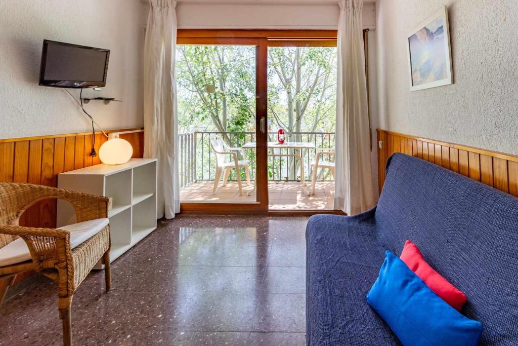Posedenie v ubytovaní Polcent 6 - Pequeño apartamento cercano a la playa