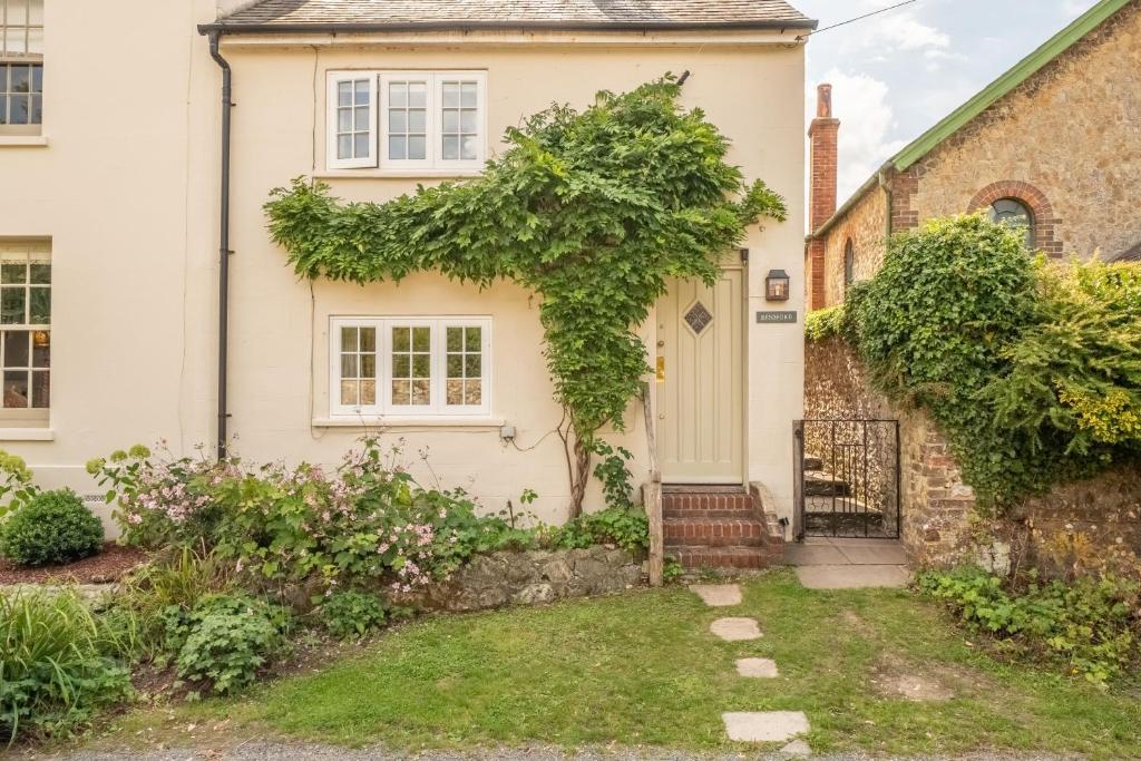 Densford Cottage, Amberley (updated prices 2024)