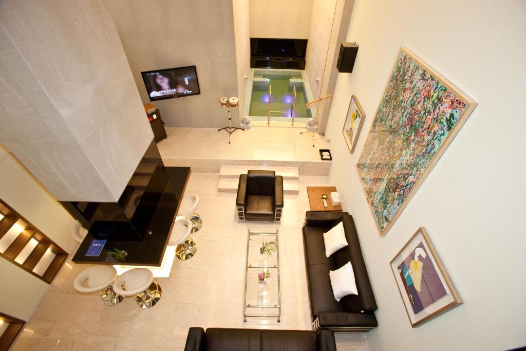 TV a/nebo společenská místnost v ubytování Yuwon Hotel