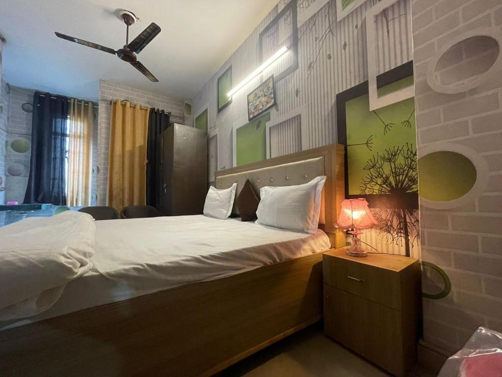 HOTEL CONCLAVE -- LPU Law Gate -- Students, Couples, Families, Corporate Special