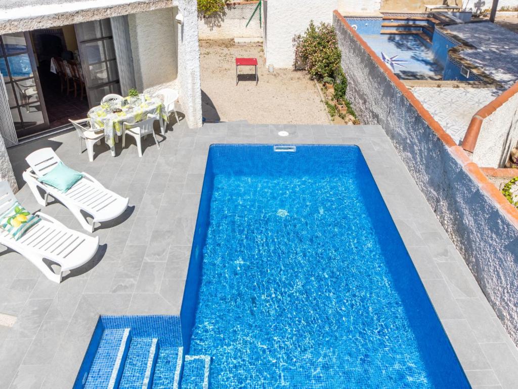 Bazén v ubytování Holiday Home Moru by Interhome nebo v jeho okolí