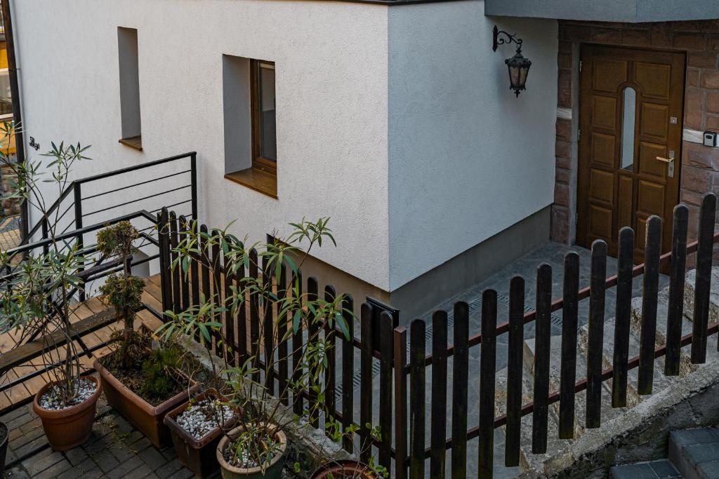 Budova, v ktorej sa apartmán nachádza