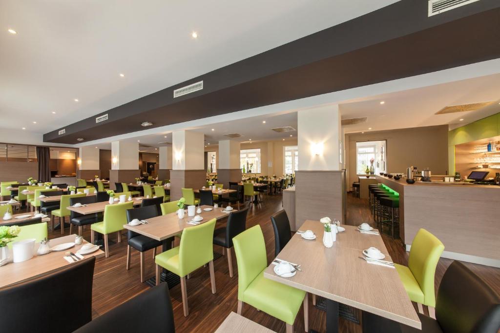 Restaurace v ubytování Hotel Aldea Berlin