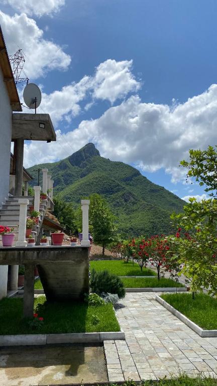 Splošen pogled na gorovje oz. razgled na gore, ki ga ponuja hotel