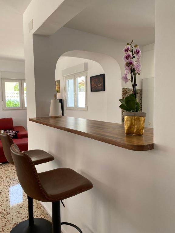 Fotografie z fotogalerie ubytování Villa con piscina, soleada, tranquila y céntrica v destinaci Calpe