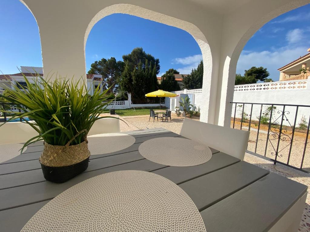 Fotografie z fotogalerie ubytování Villa con piscina, soleada, tranquila y céntrica v destinaci Calpe