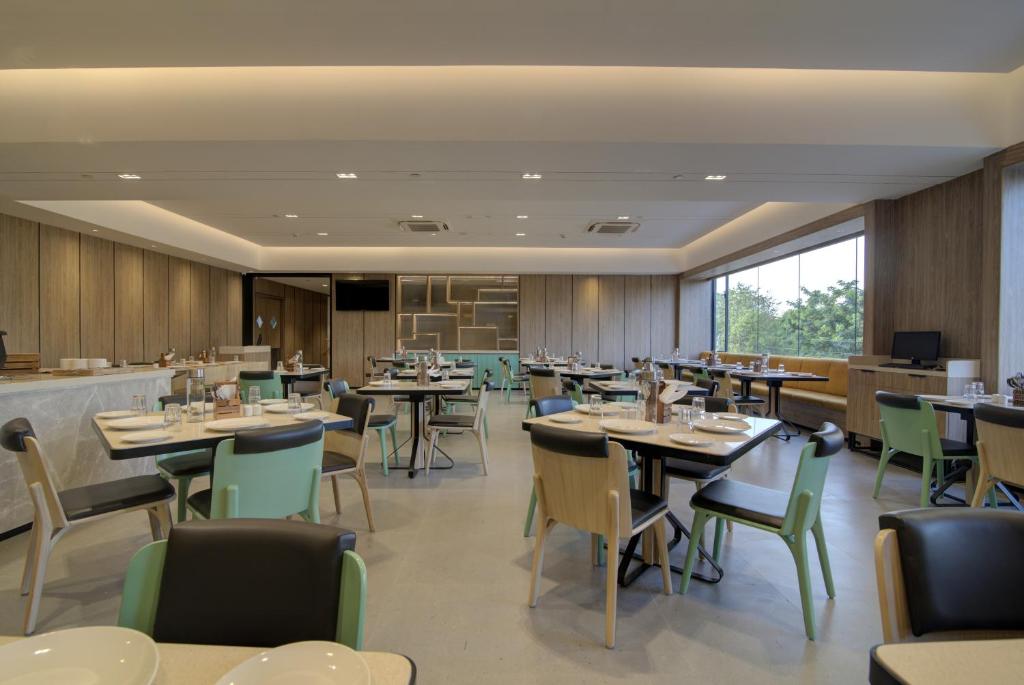 Restaurace v ubytování 7 Apple Hotel Pratap Nagar, Jaipur