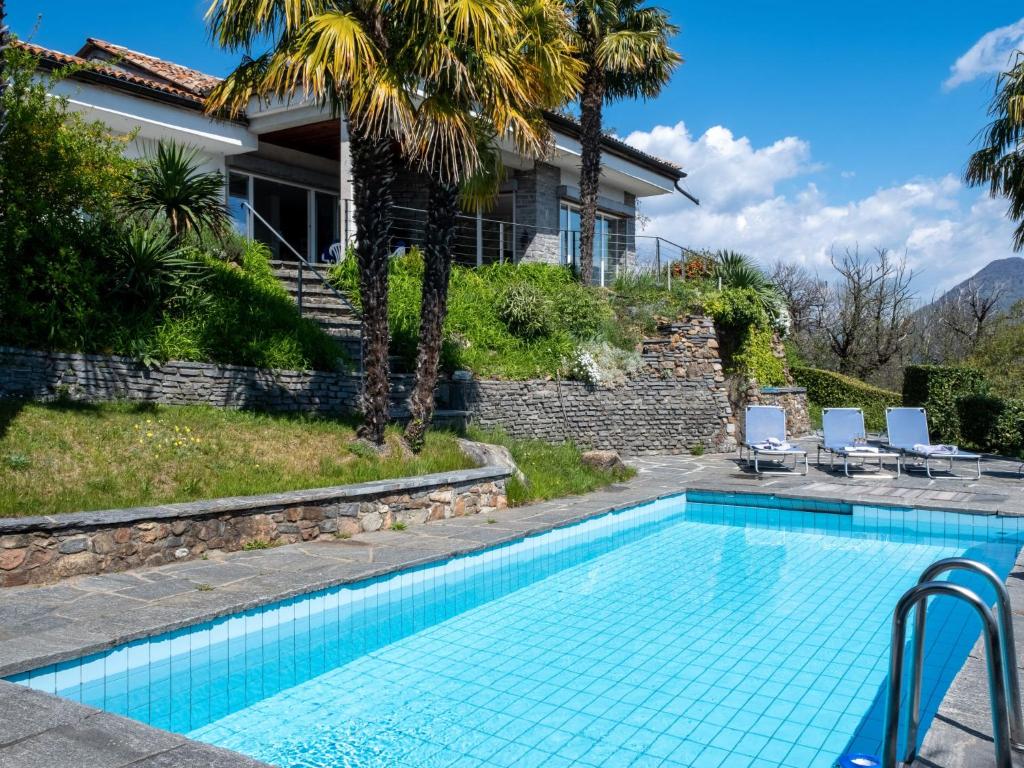 Πισίνα στο ή κοντά στο Holiday Home Carina Lakeview by Interhome