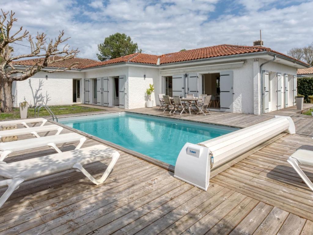 Villa Andernos Bassin by Interhome