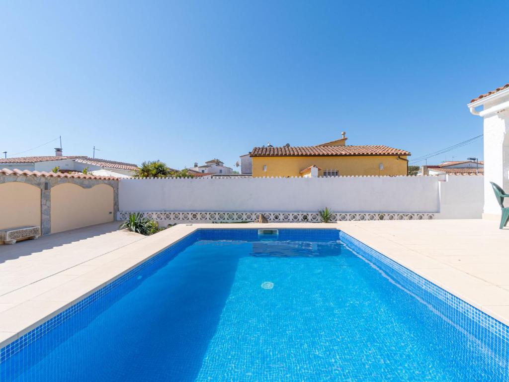 Bazén v ubytovaní Holiday Home Cala by Interhome alebo v jeho blízkosti