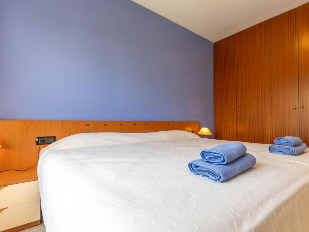 Posteľ alebo postele v izbe v ubytovaní Apartment Girona by Interhome
