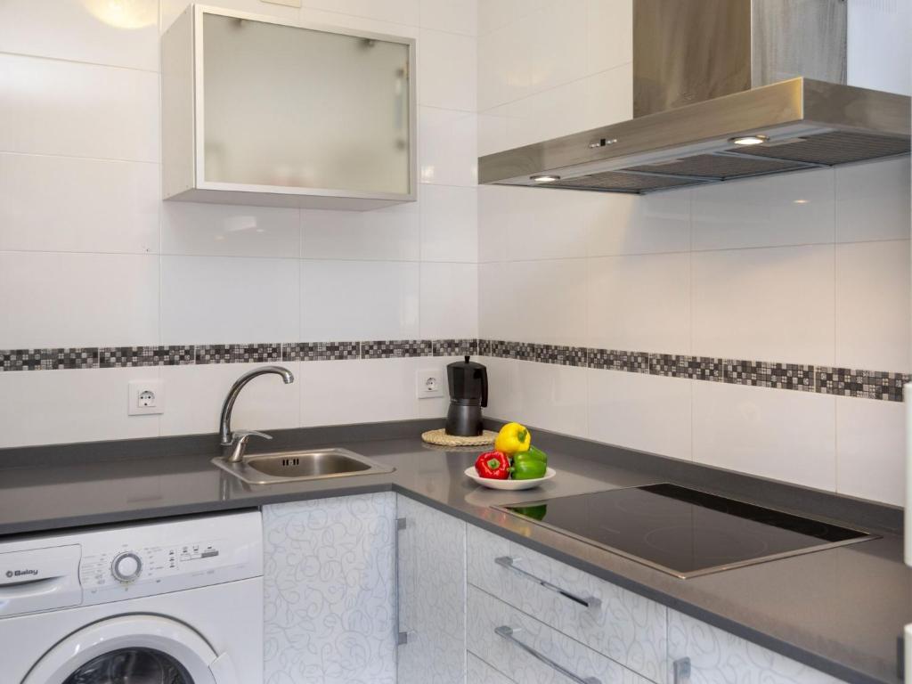 Kuchyň nebo kuchyňský kout v ubytování Apartment Abanicos by Interhome