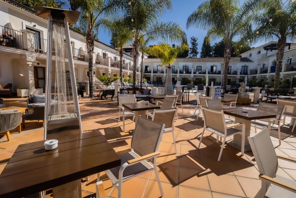 Reštaurácia alebo iné gastronomické zariadenie v ubytovaní Paloma Blanca Boutique Hotel