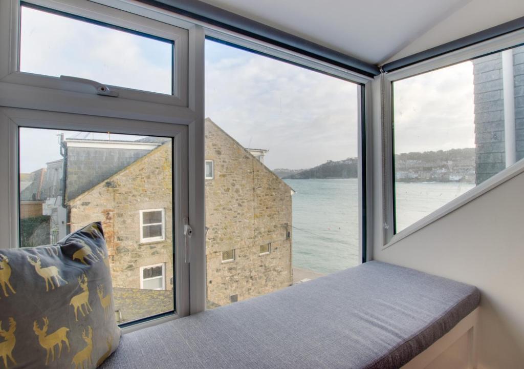 The Hobbit Loft, St Ives (updated prices 2024)
