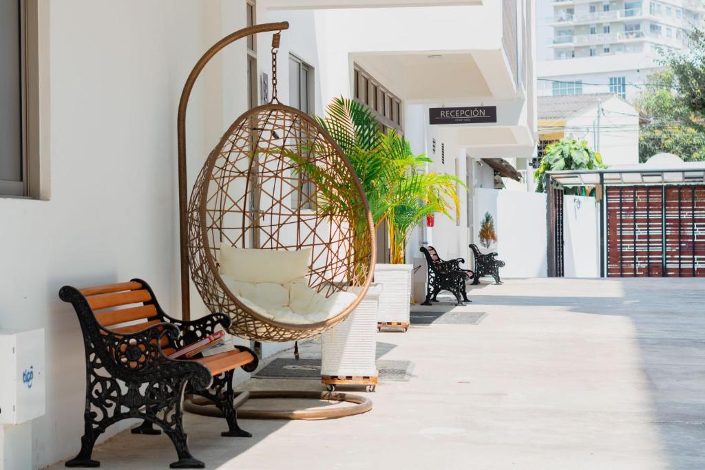 Hotel El Marqués De Manga - Housity