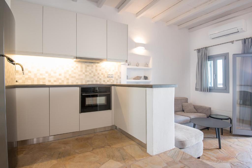 Kuchyňa alebo kuchynka v ubytovaní Seaview Villa Euterpe