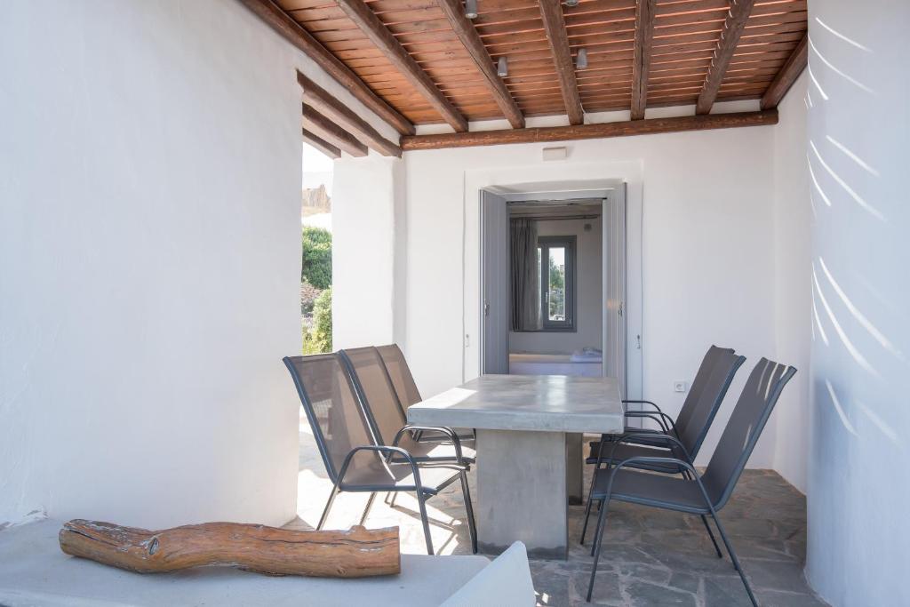 Posedenie v ubytovaní Seaview Villa Euterpe