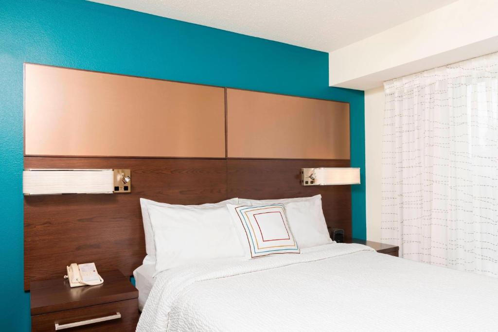Residence Inn by Marriott Grand Rapids West - One-Bedroom Suite, 1 Queen Bed With Sofa Bed