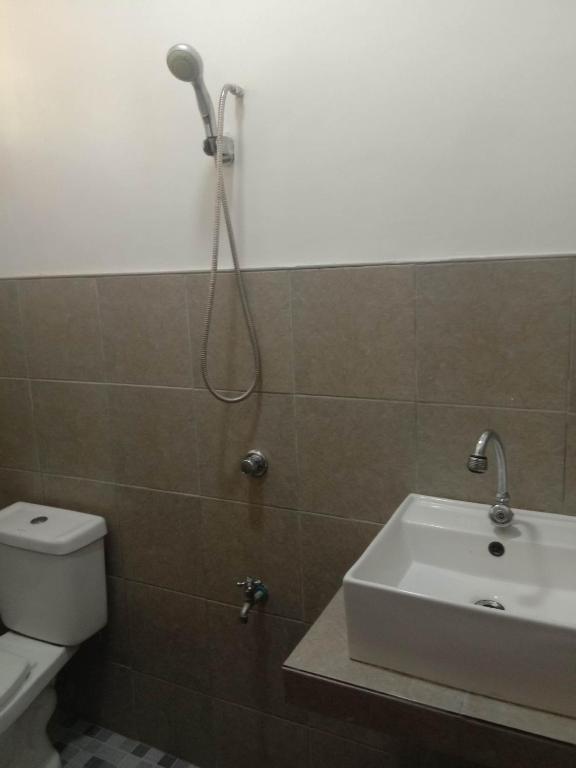 Koupelna v ubytování JCV Rooms