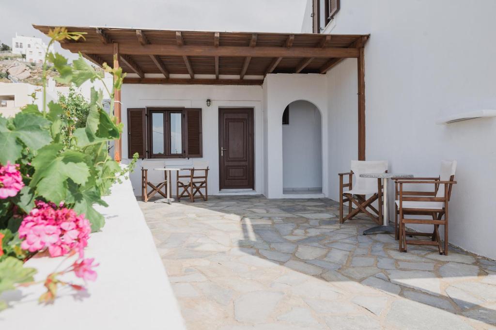 Petros Studios & Suites - 15