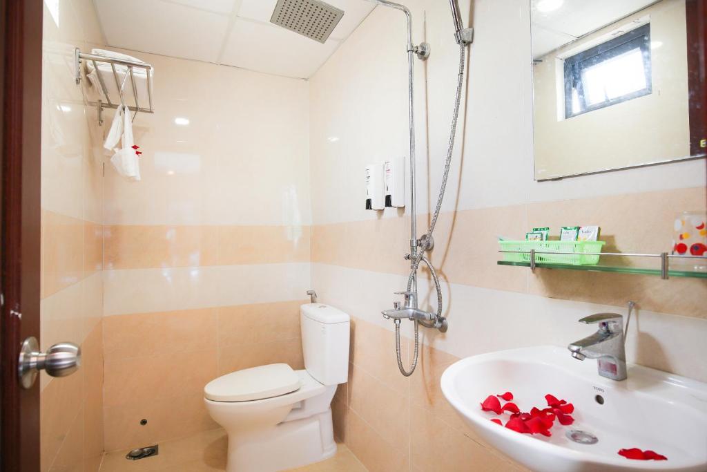 Koupelna v ubytování Thành Nhân Hotel