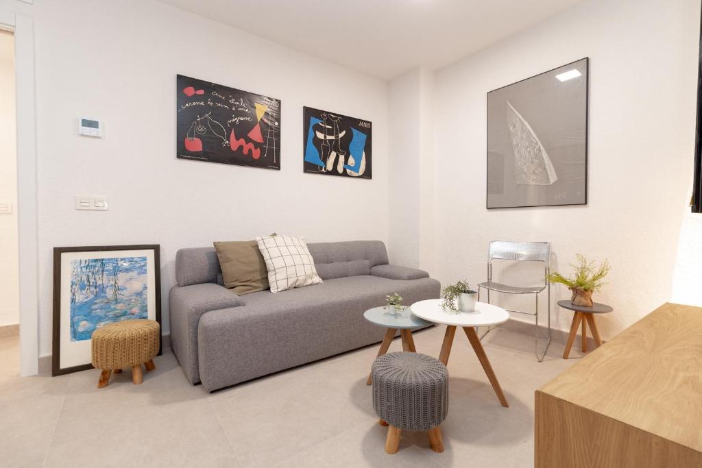 Posedenie v ubytovaní C23 Lovely 4 Bedroom close to Maria Zambrano