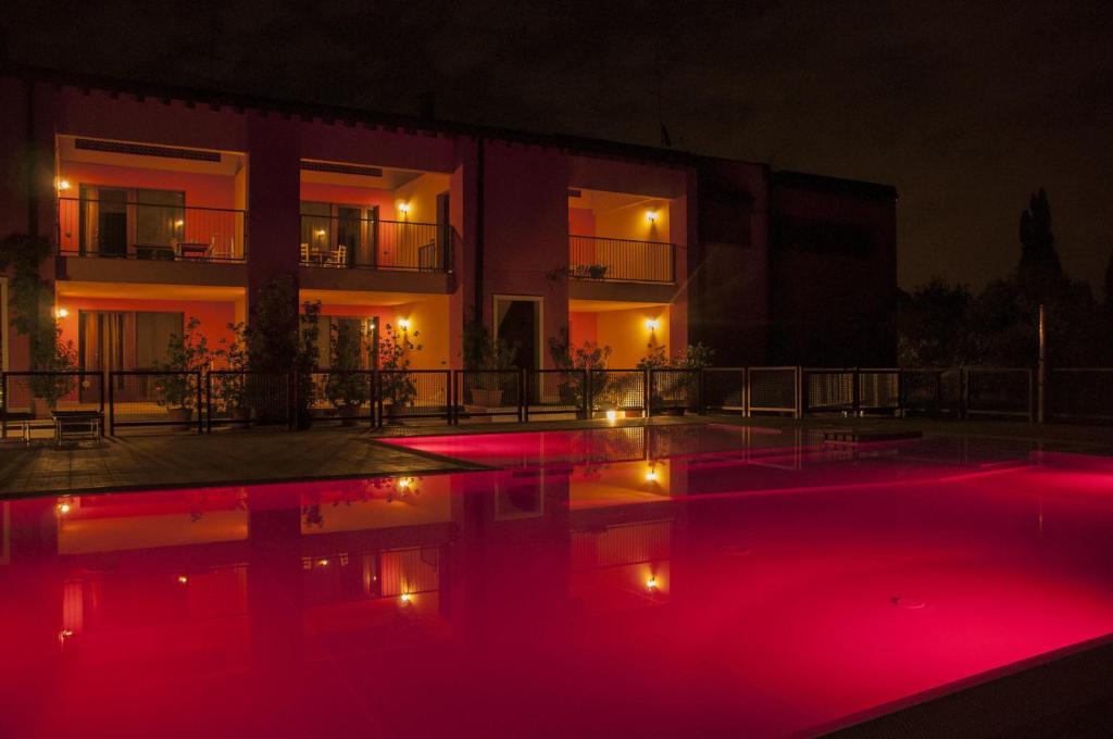 Bazén v ubytování Agriturismo Ai Tre Fienili nebo v jeho okolí