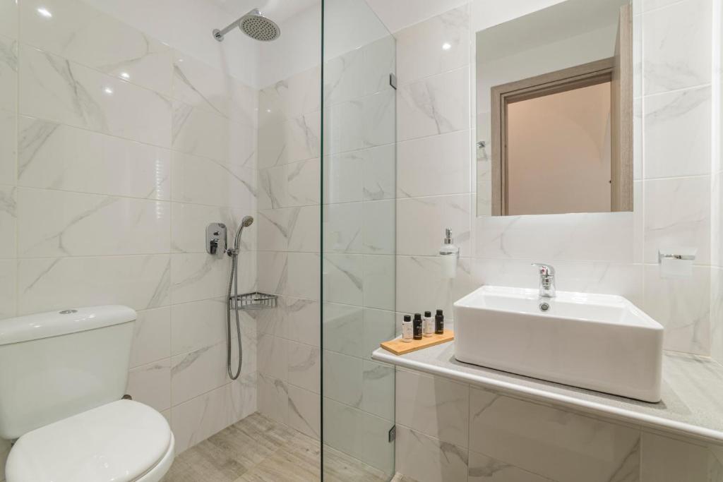 Petros Studios & Suites - 5