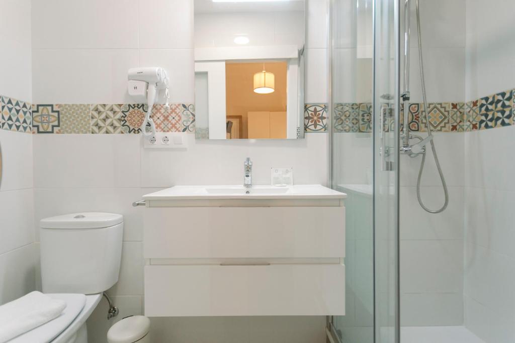 Kúpeľňa v ubytovaní O&L San Luis Feel at Home in a Renovated Apartment